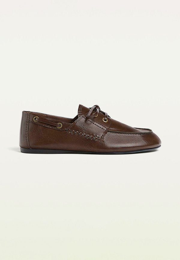 Stradivarius LOAFERS WITH STITCHING DETAIL