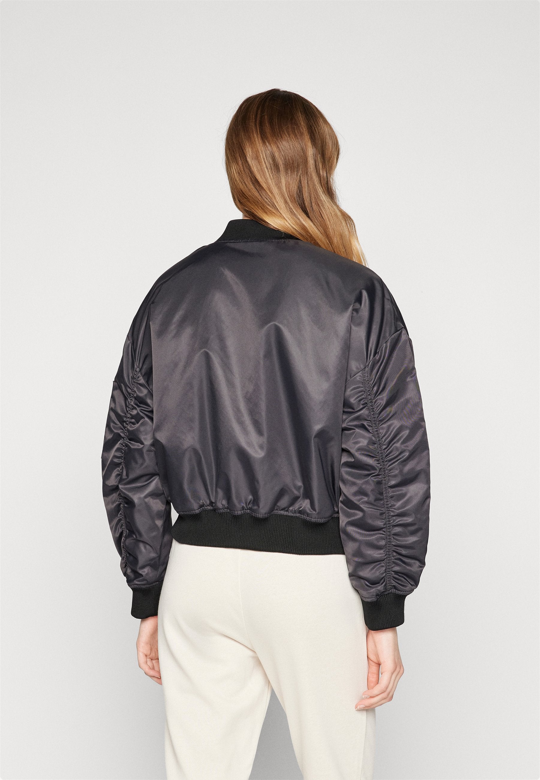 Bomber ONLSVEA Bomber Media 3