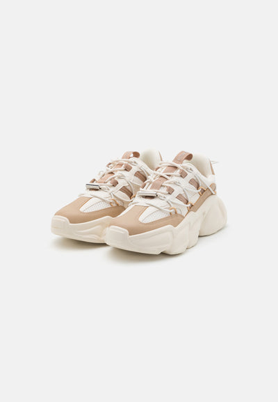 Steve Madden SPECTATOR