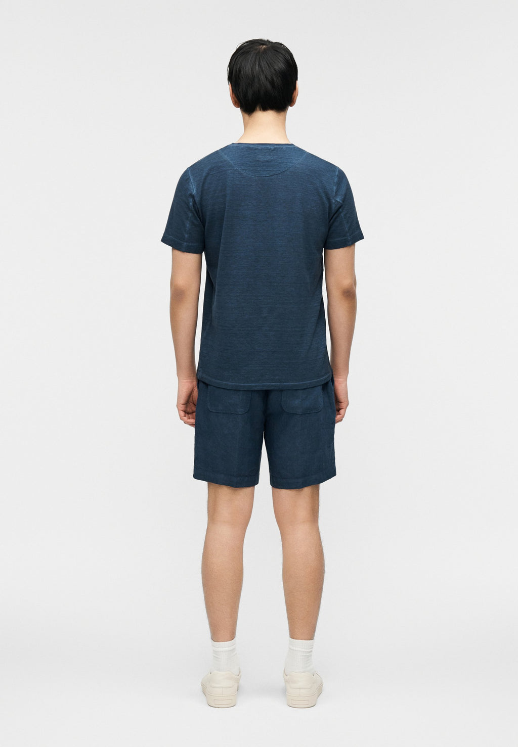 120% Lino V NECK