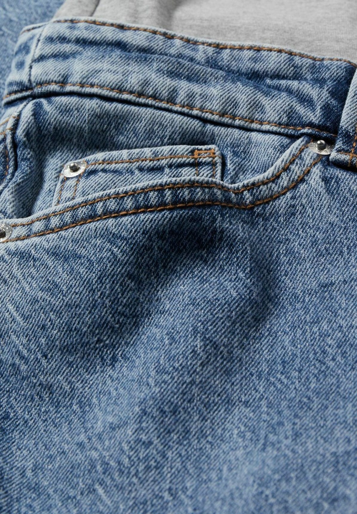 C&A