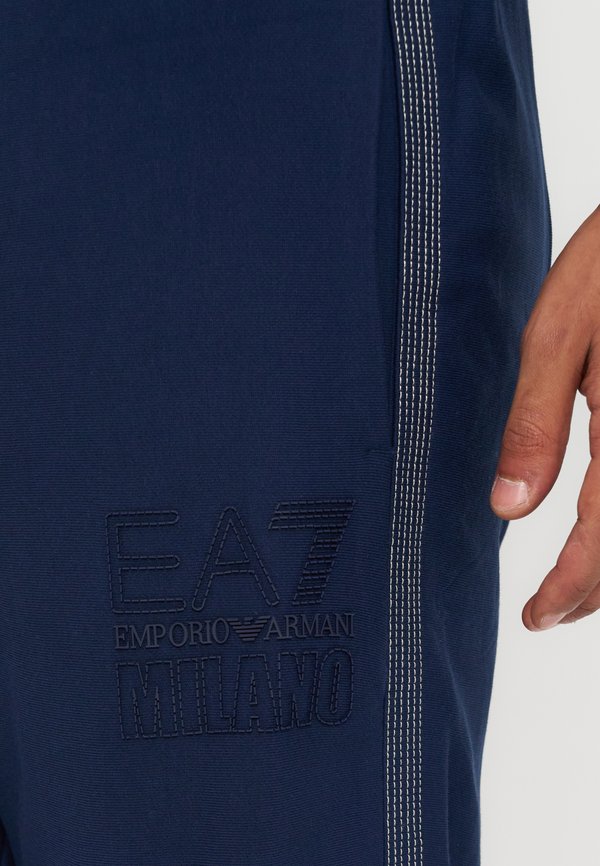 EA7 Emporio Armani