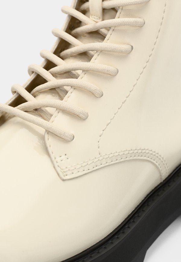 DKNY BATU LACE UP BOOT