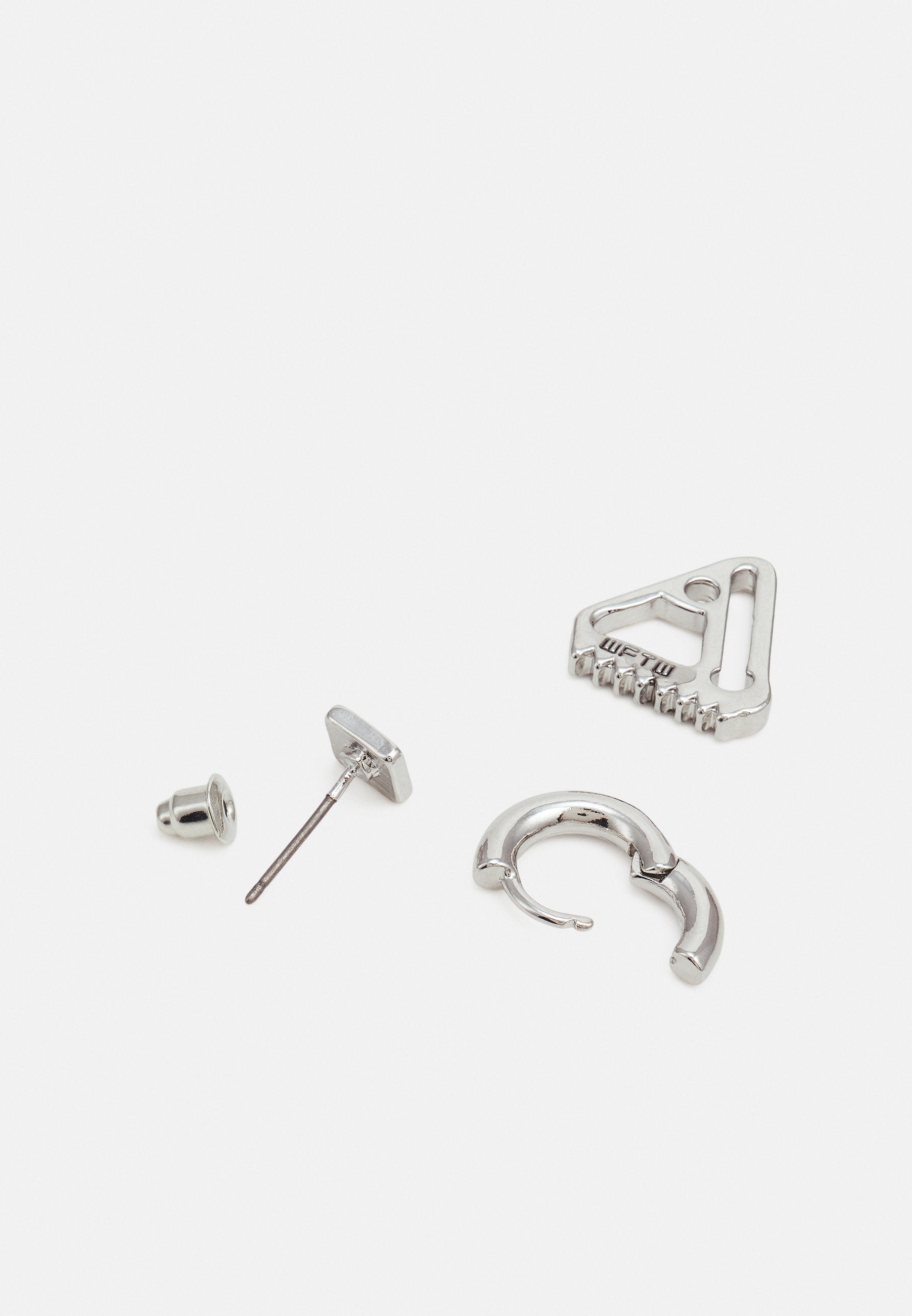 Wild For The Weekend FIXTURE TRIANGLE EARRING SET