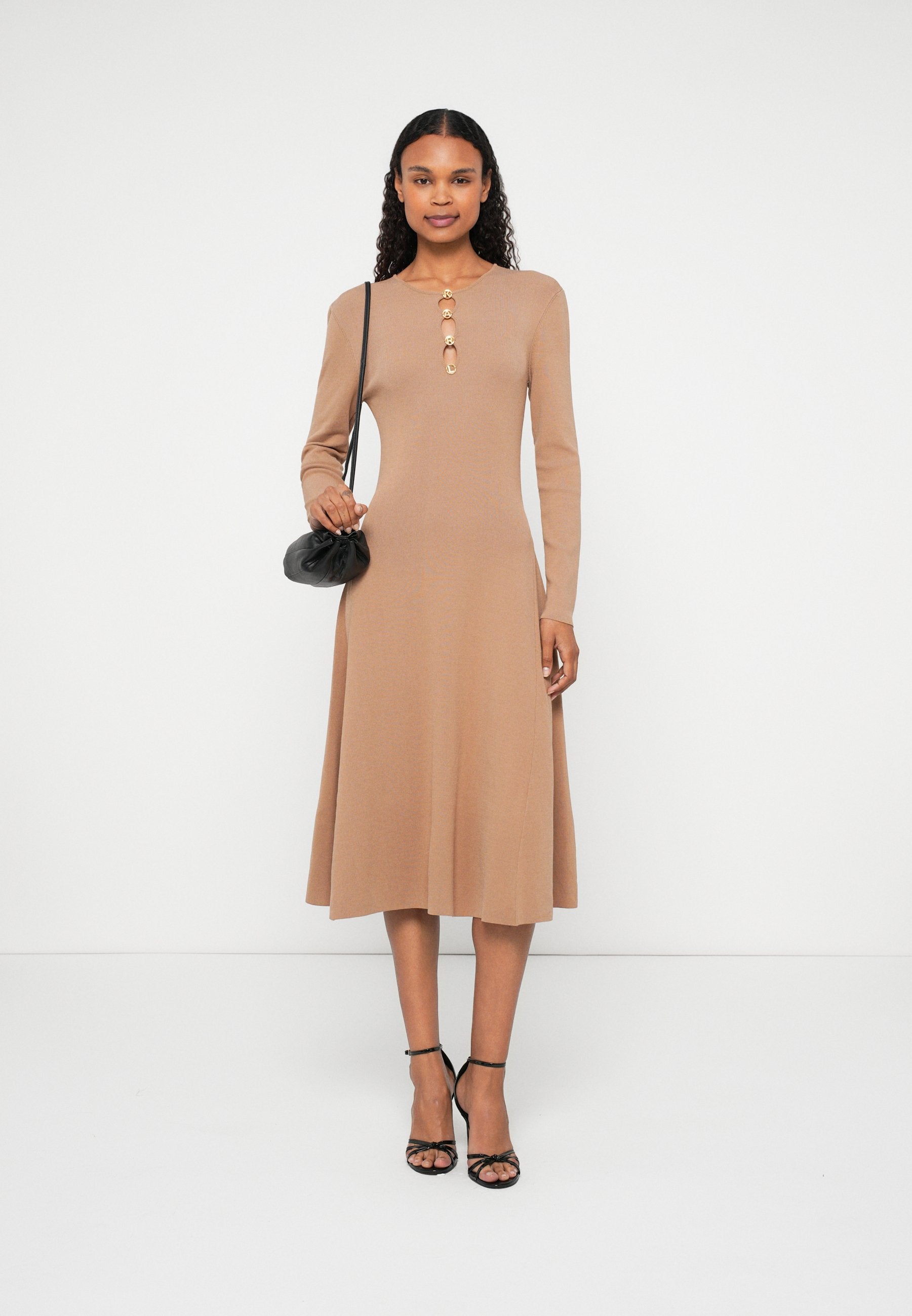 DAILY DRESS Media 2
