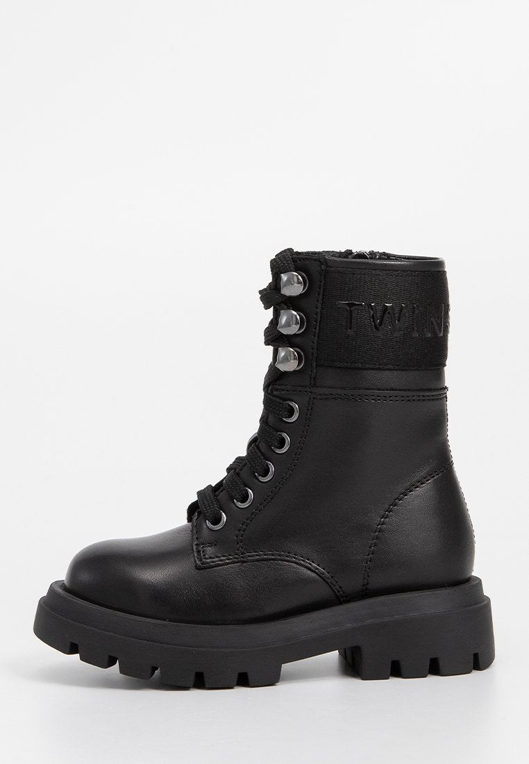 TWINSET