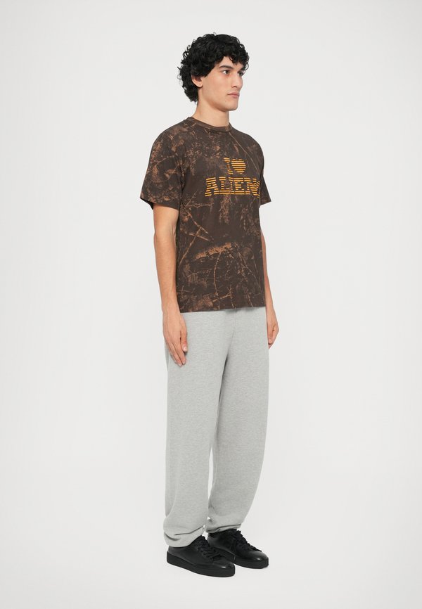 No Problemo LOVE ALIENO CAMO TEE