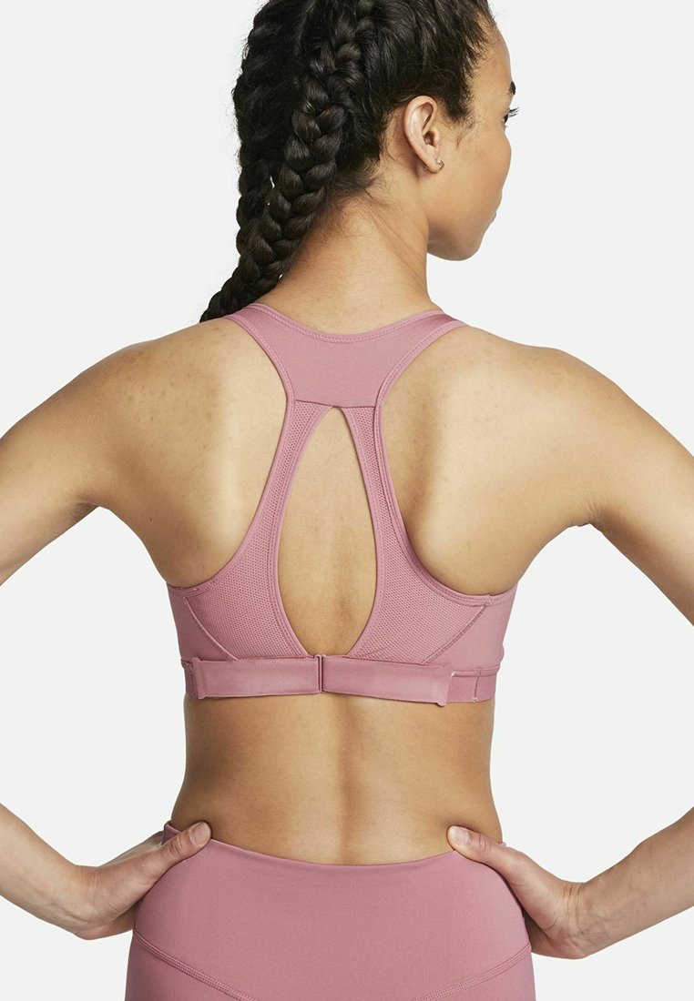 Nike Performance
