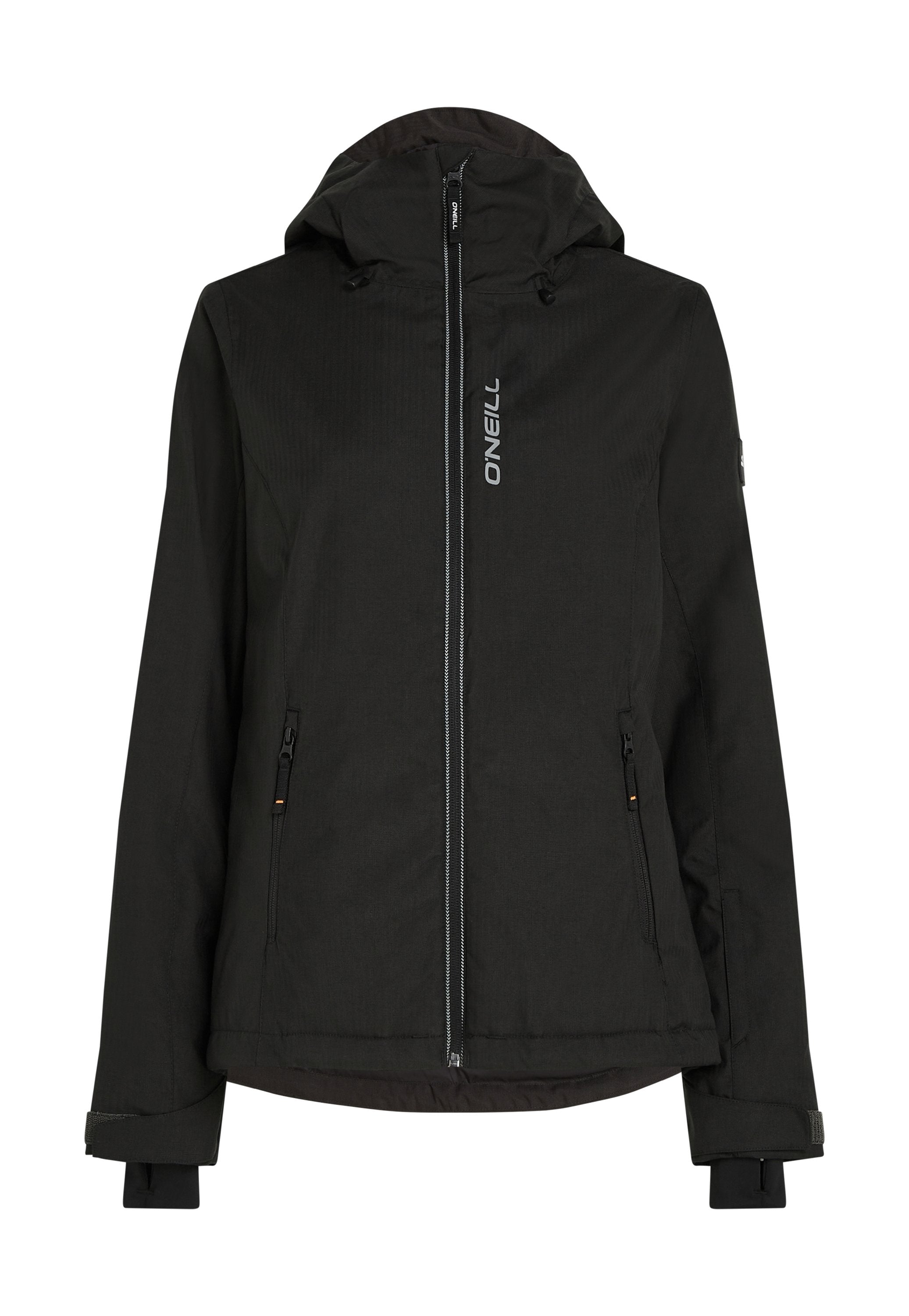 Schwarze Isolierjacke mit Kapuze, ausgestattet mit einem Frontreißverschluss, zwei Seitentaschen, verstellbaren Bündchen und einem Logo auf der Brust. Glatte Textur.