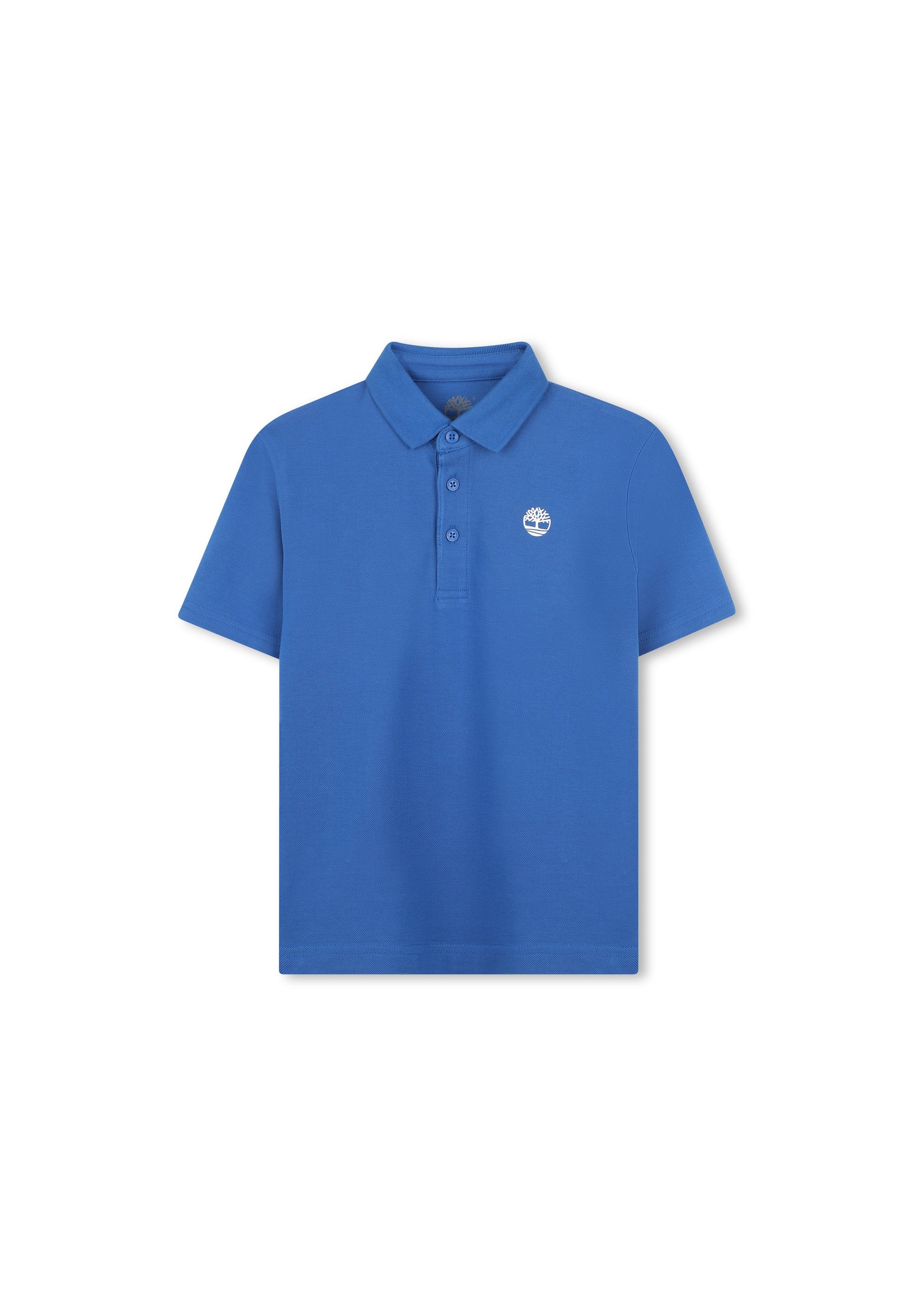 Blaues Poloshirt aus strukturiertem Baumwollmaterial, mit flachem Kragen, Drei-Knopf-Leiste und kleinem weißen Logo auf der linken Brust.