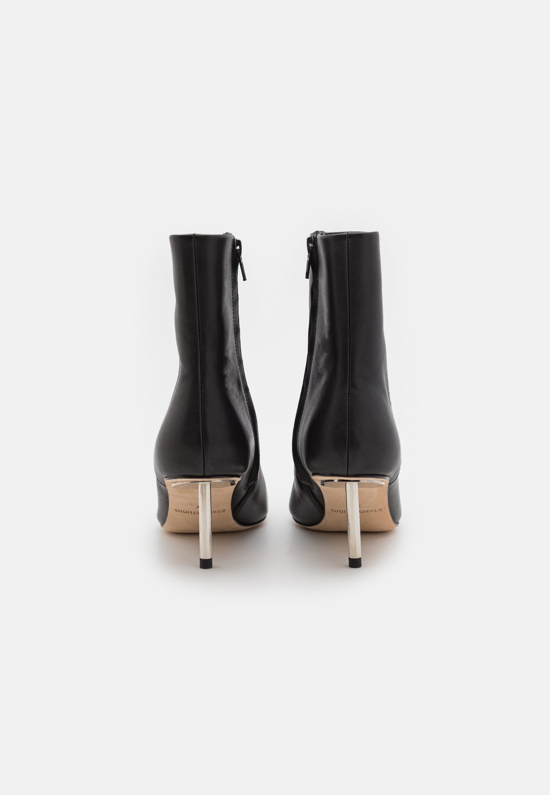 STAND STUDIO MADISON STUDDED BOOT