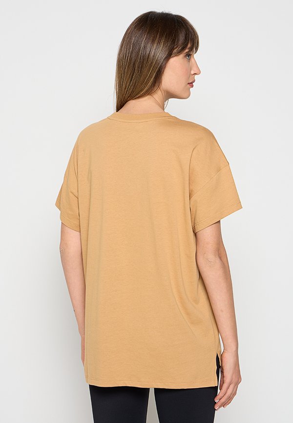 DKNY Sport
