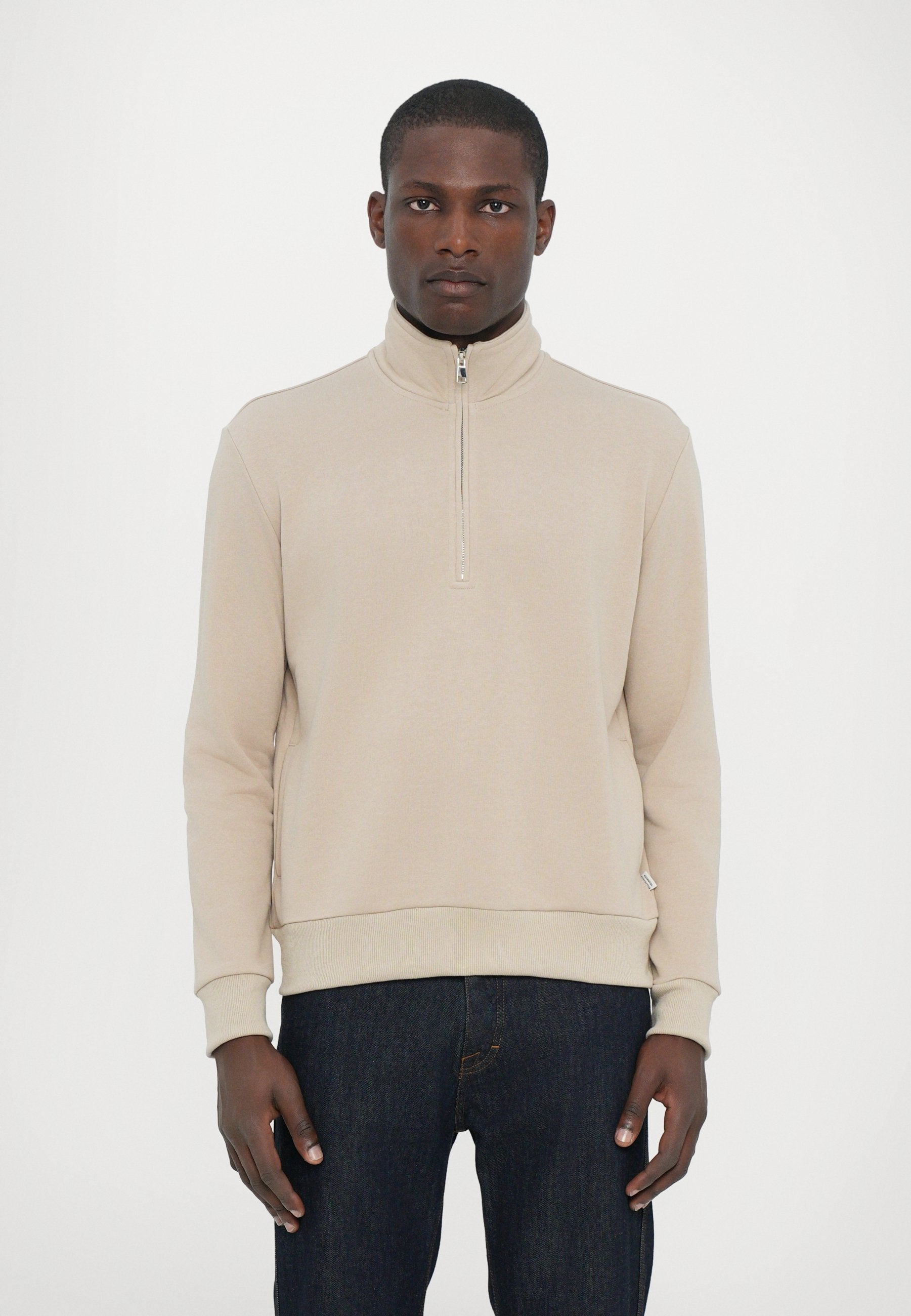 Essential Collective HALF WAY ZIP