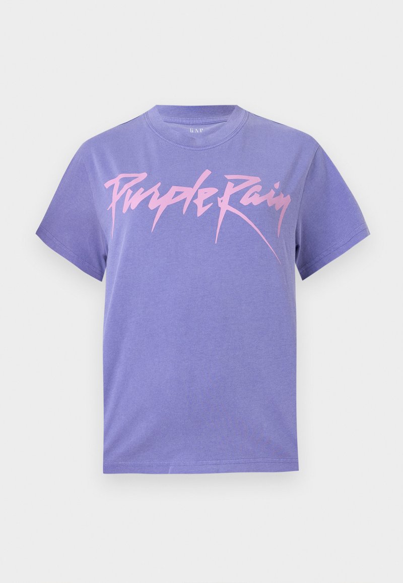 Lila Baumwoll-T-Shirt mit kurzen Ärmeln, das auf der Vorderseite mit einer auffälligen, stilisierten Schriftart das pinke Grafikmotiv "Purple Rain" zeigt.