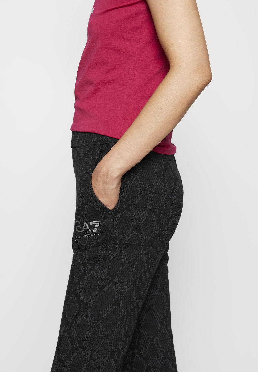 TROUSER Media 6