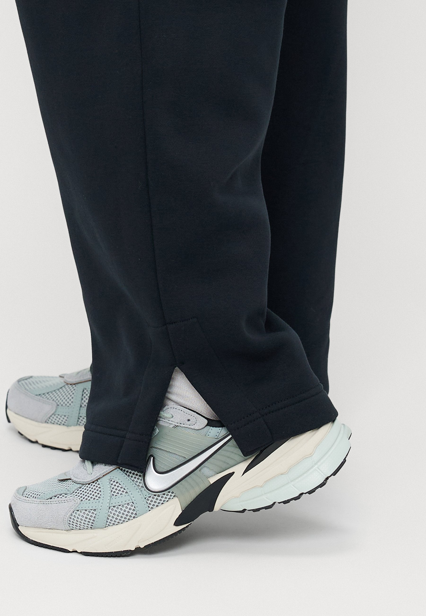 Nike Sportswear  WIDE