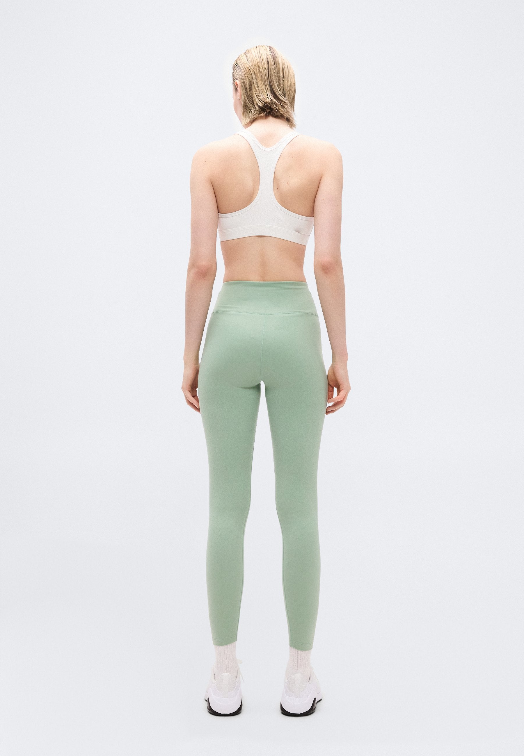 Nike Performance ONE