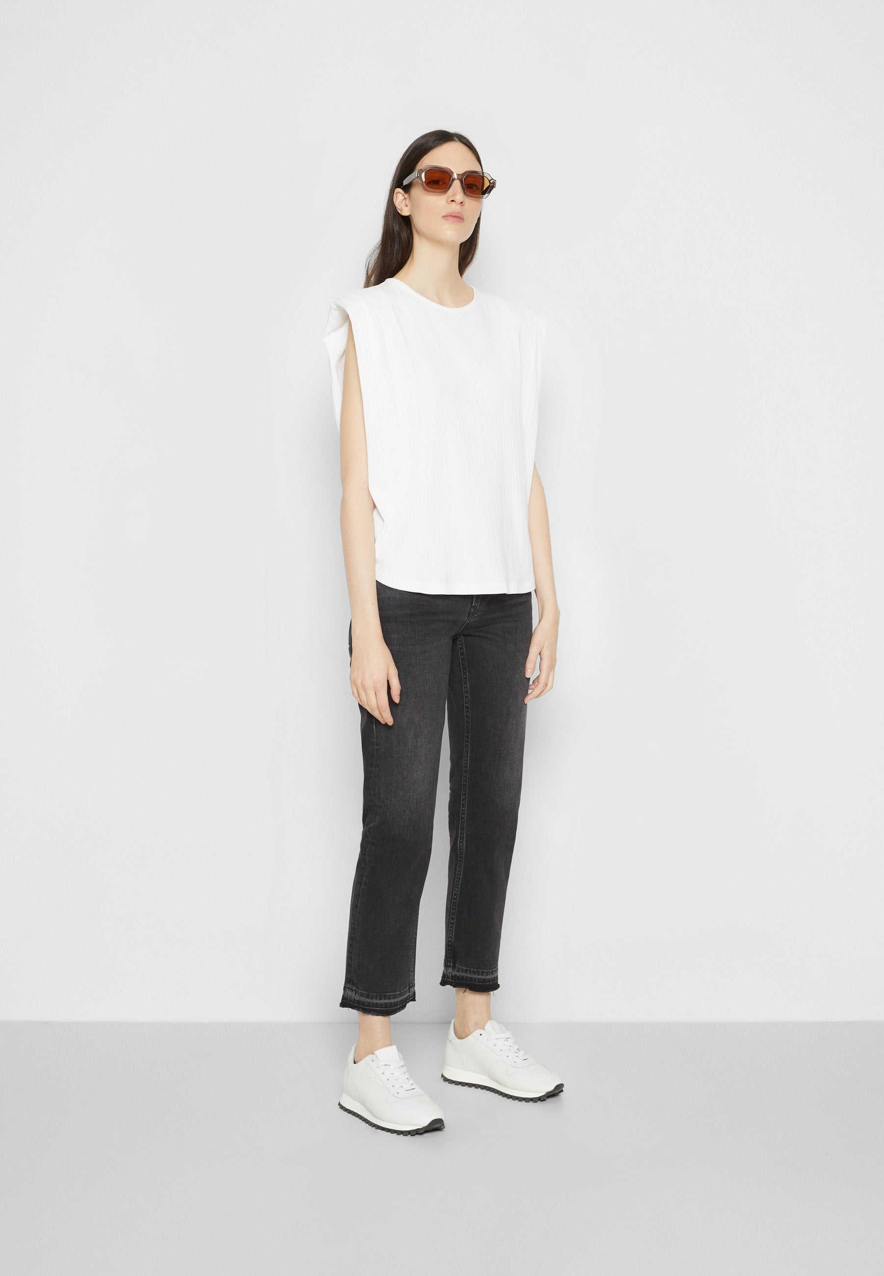 AG Jeans GIRLFRIEND MIDRISE
