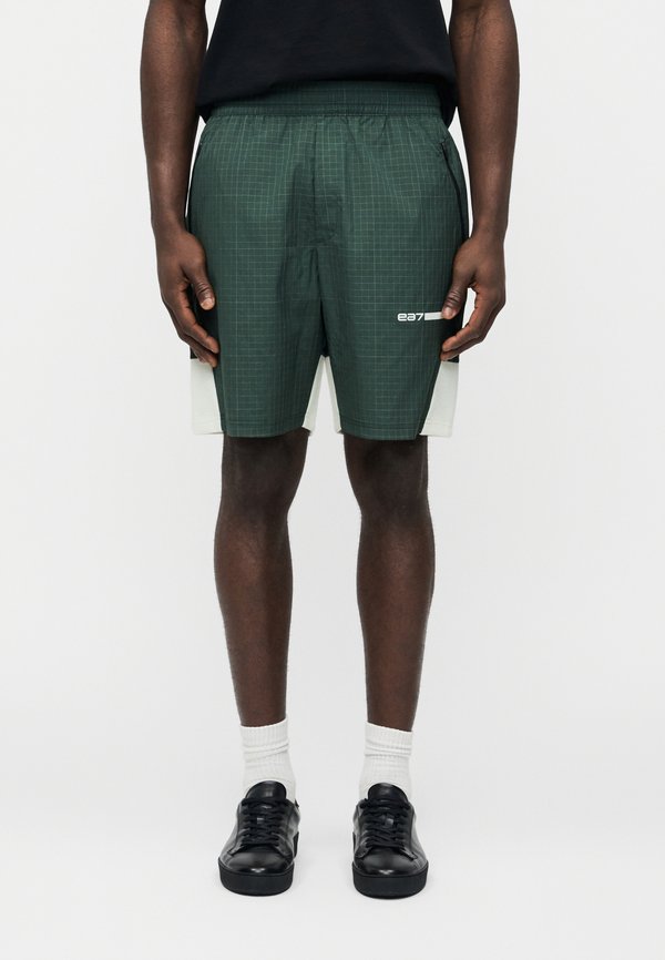 EA7 Emporio Armani TRAIN LOGO SERIES