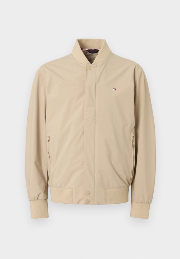 Tommy Hilfiger PERFORMANCE WATER REPELLENT RELAXED BOMBER JACKET - Light jacket - sandalwood