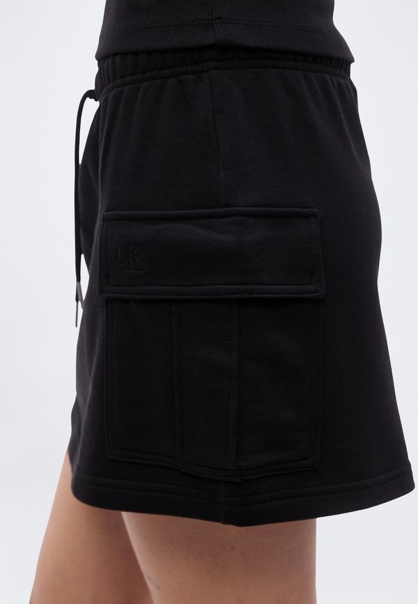 Calvin Klein Jeans MONOGRAM CARGO SKIRT