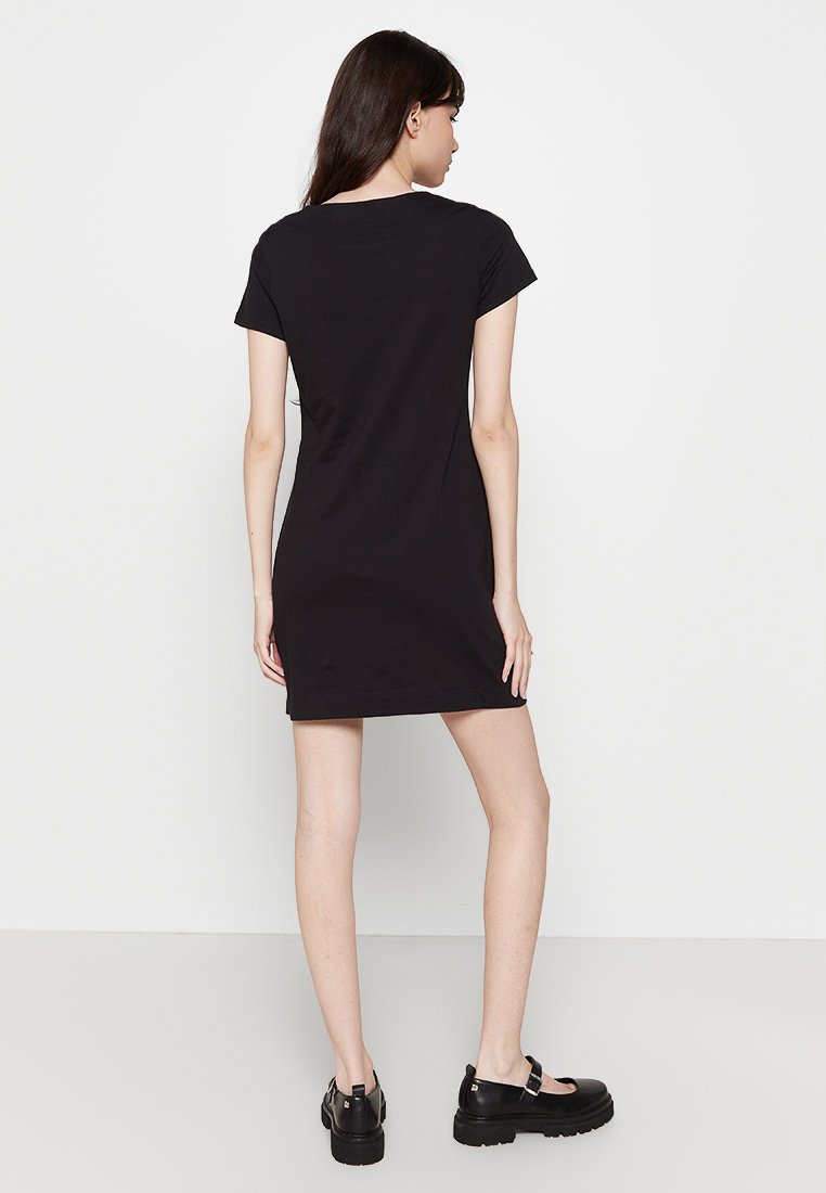 Love Moschino