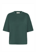 T-Shirt mit kurzen Ärmeln und Rundhalsausschnitt aus dunkelgrüner Baumwolle. Verfügt über eine lockere Passform mit geradem Saum und minimalen Nahtdetails.