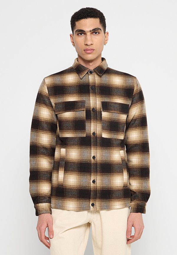 REVOLUTION REGULAR FIT
