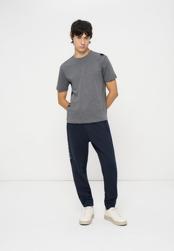 EA7 Emporio Armani T-SHIRT