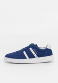 Navyblaue Wildledersneaker mit weißen Streifen, "PS Paul Smith"-Markierung, perforierten Details und weißer Gummisohle.