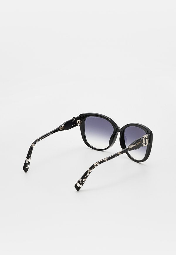 MARC JACOBS