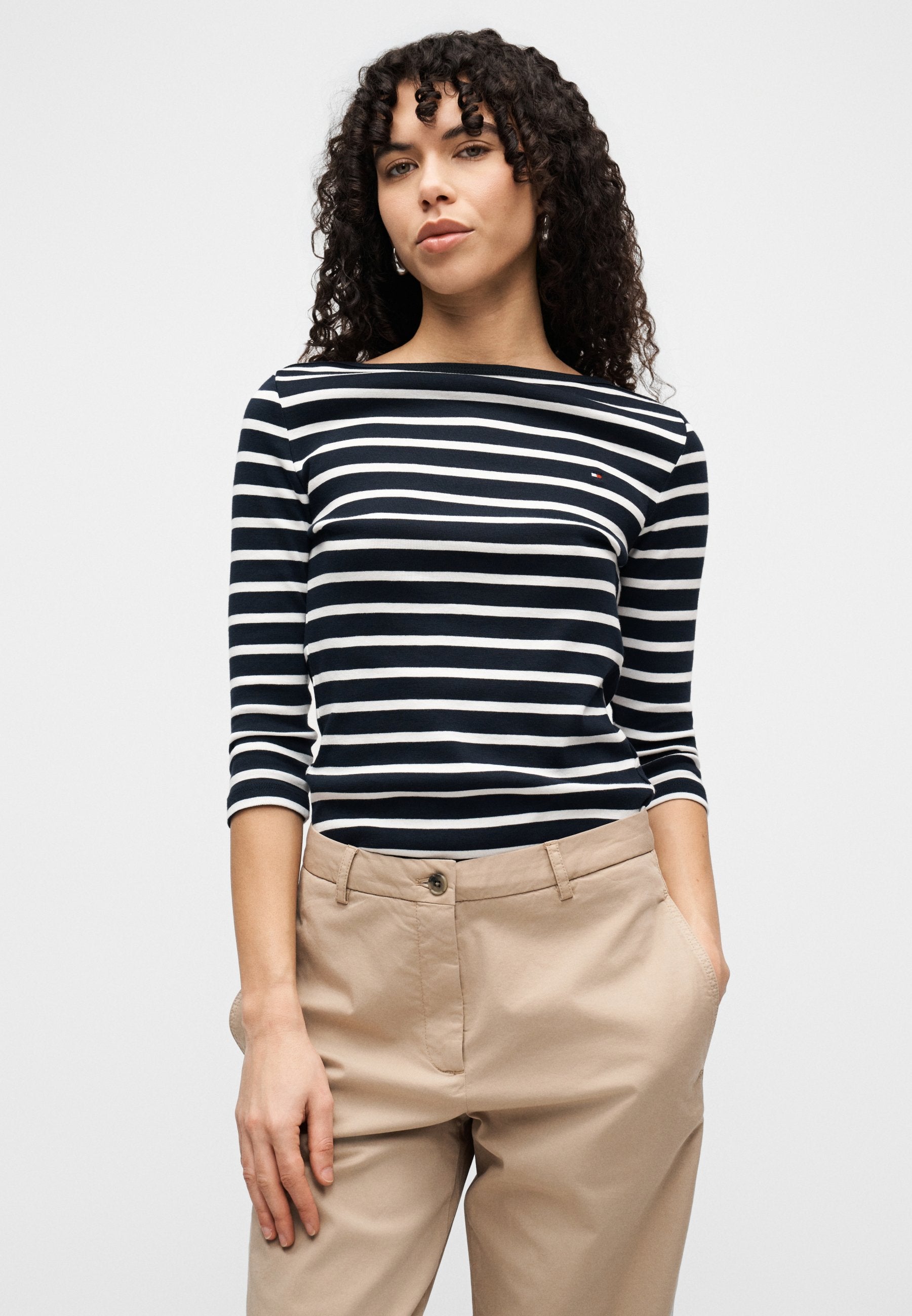 WASHED SLIM STRAIGHT LEG CHINOS Media 5