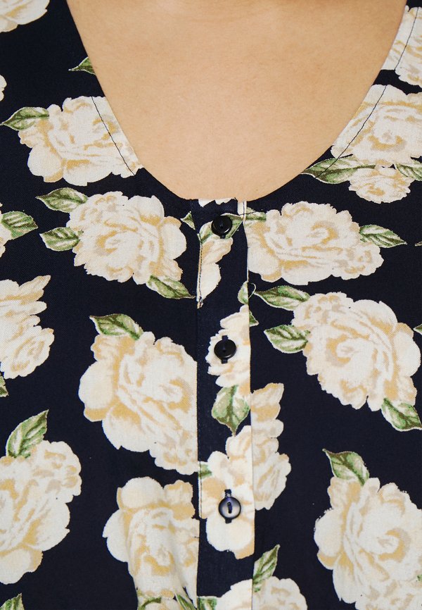 Pieces Curve CROP TIE