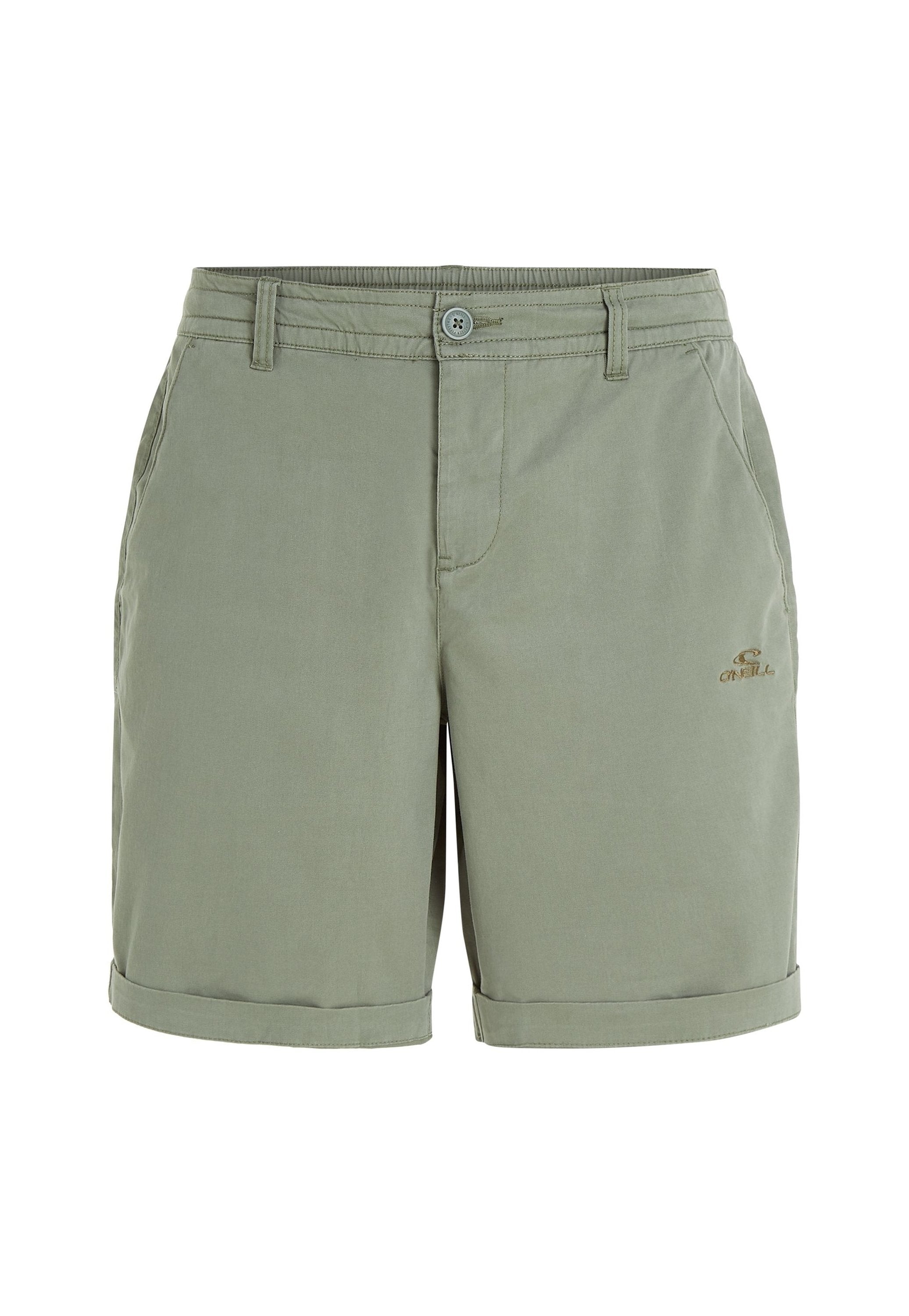 Olivgrüne Shorts aus leichtem Material, mit Knopfverschluss, umgeschlagenen Säumen, Seitentaschen und einem Logo auf der linken Vorderseite.