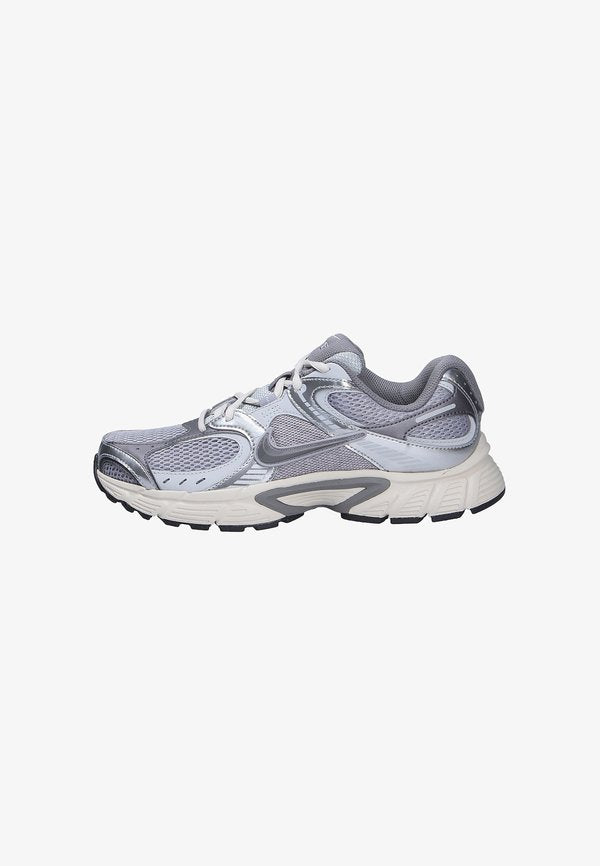 Nike Sportswear NIKE SPORTSWEAR HERREN SNEAKER V5 RNR - Trainers - grau