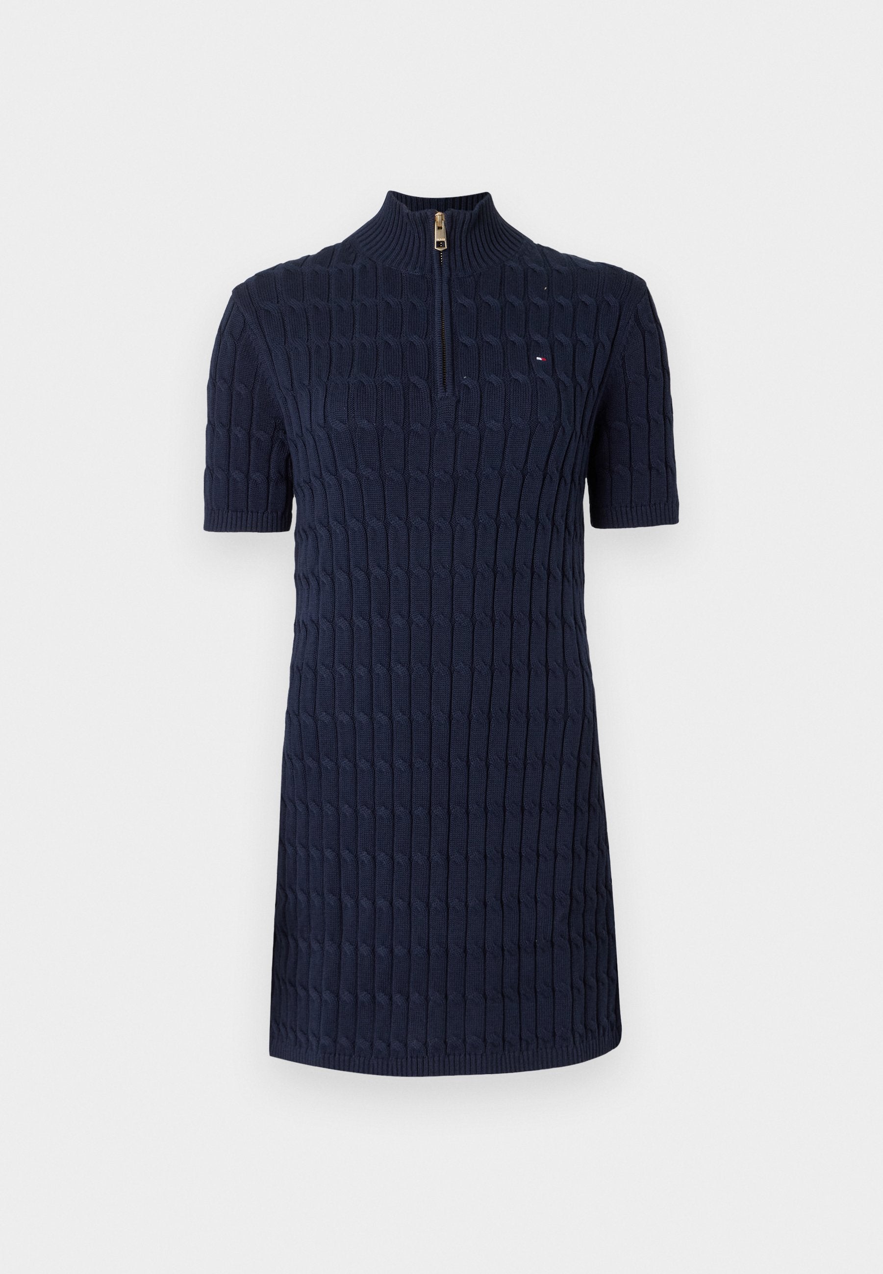 CABLE SHIFT DRESS Media 1