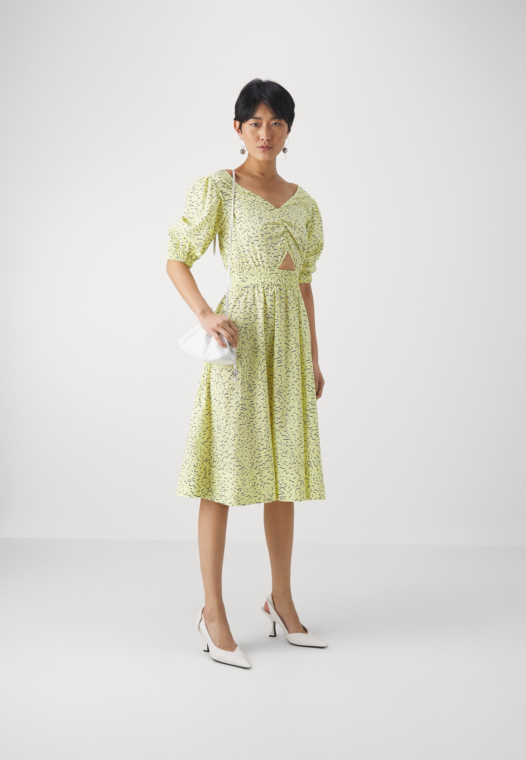 PRINTED DRESS Media 2