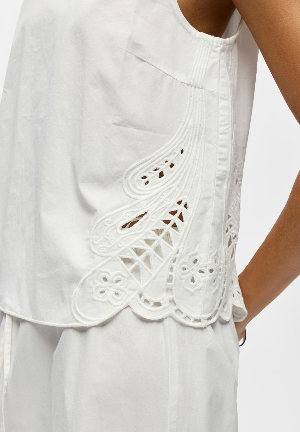 Object Sleeveless Detailed