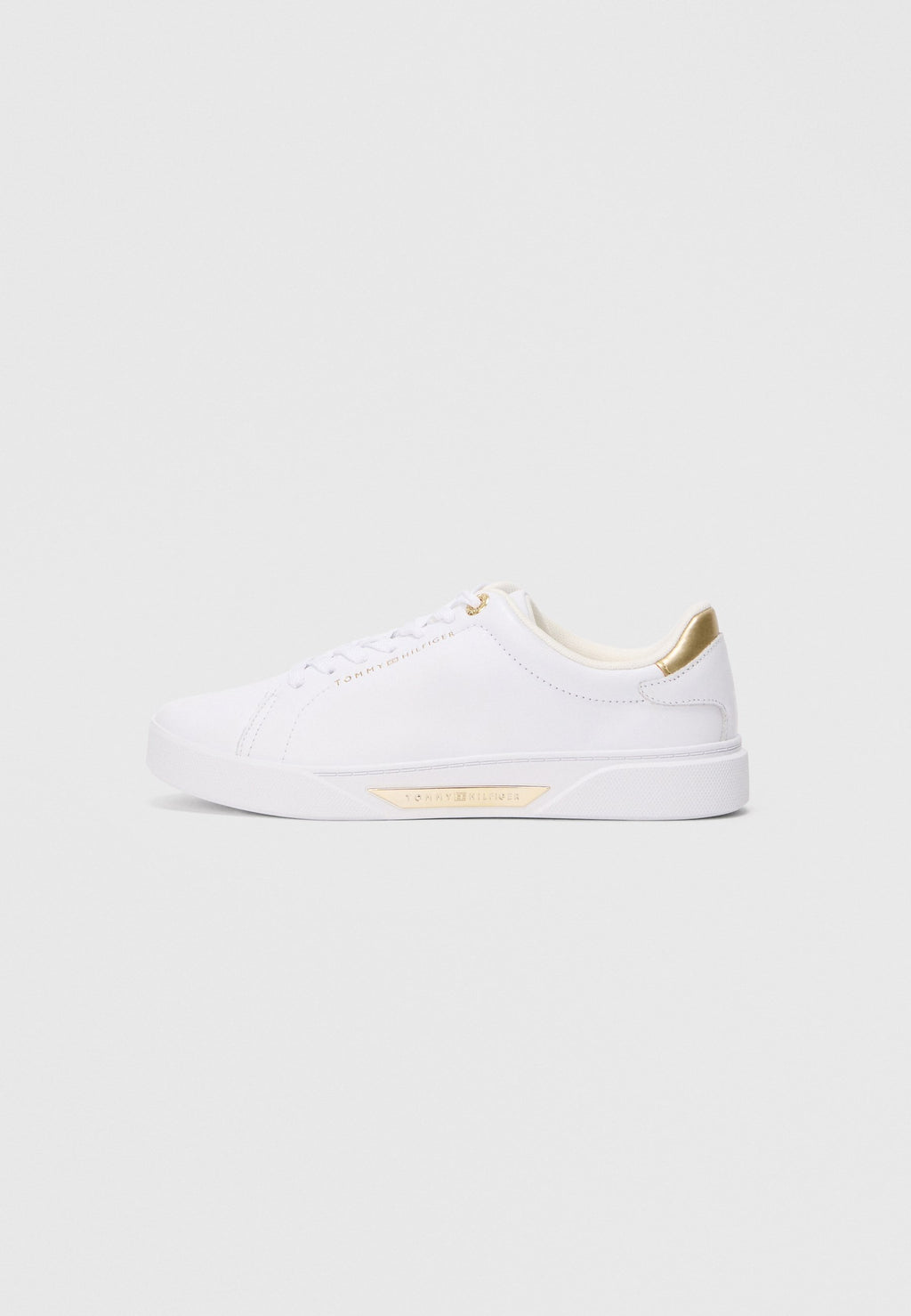 LEATHER LOGO PLAQUE COURT TRAINERS Media 1
