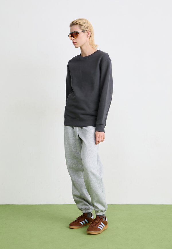 The North Face ESSENTIAL JOGGER