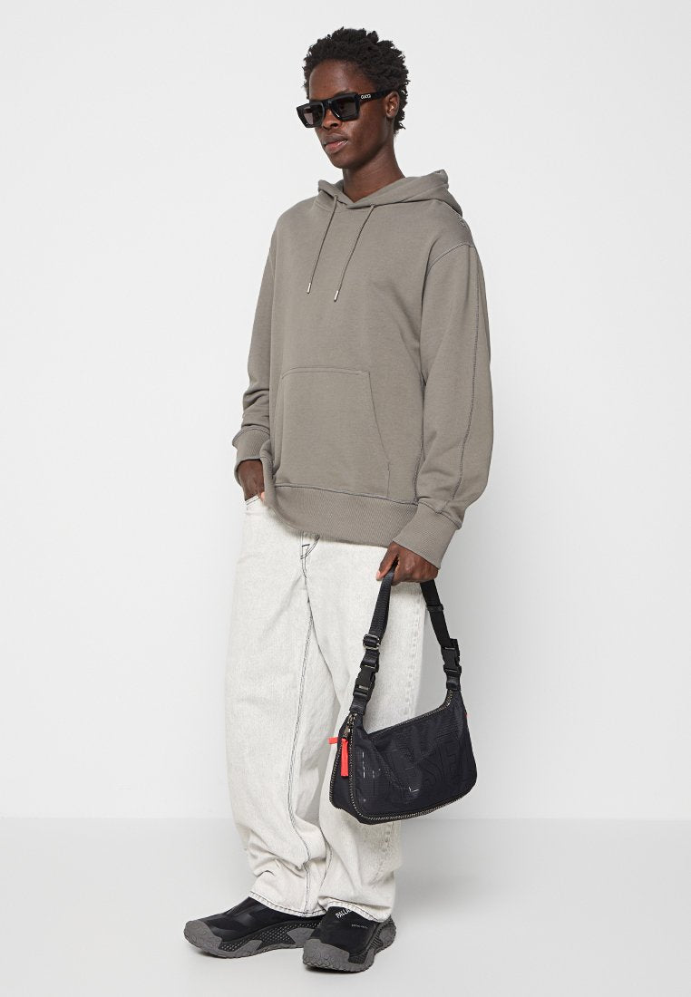 Études RELAXED FIT