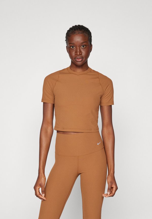 Nike Performance