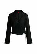 Schwarze Wickelbluse mit langen Ärmeln, kragenförmigem Design, leichtem Textilmaterial und verstellbaren Seitenschnüren für eine optimale Passform.