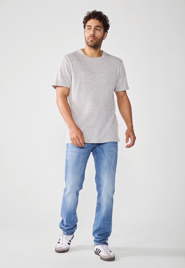 Pier One by Zalando