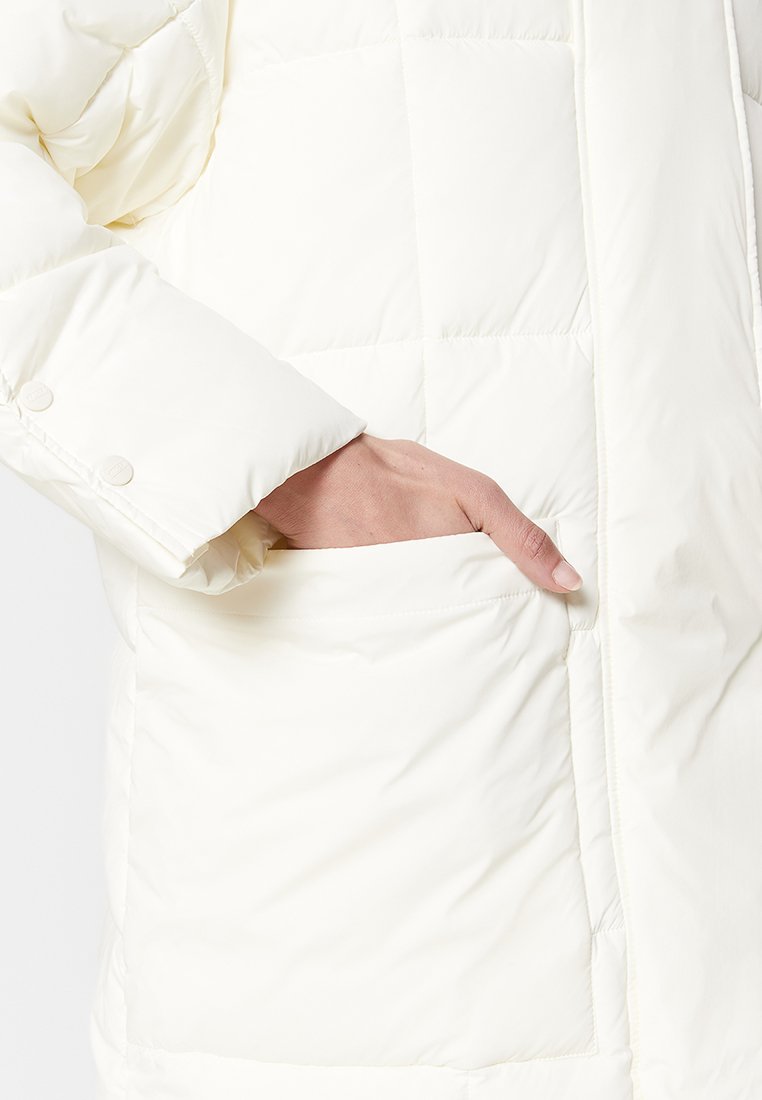 CLOSED