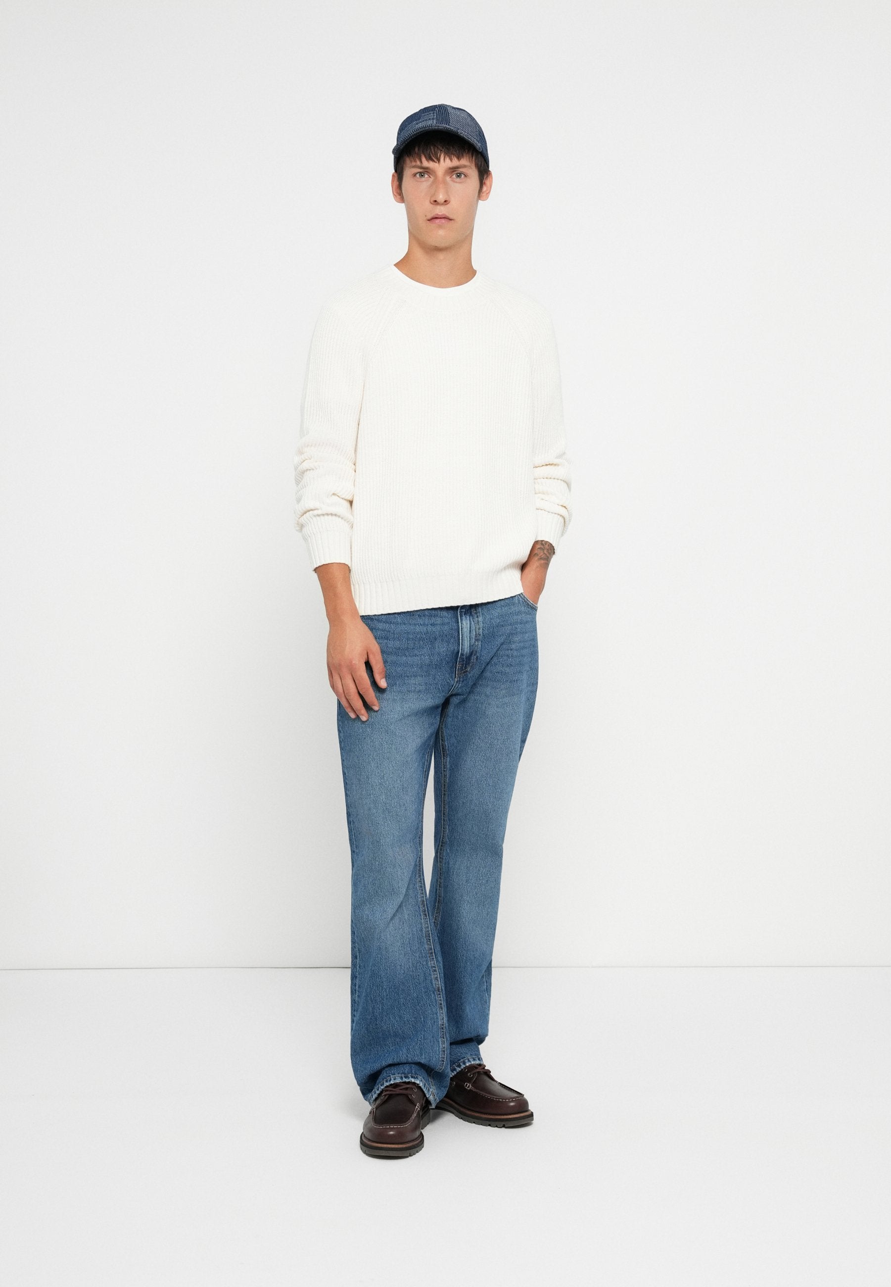 Hollister Co. BOXY CREW