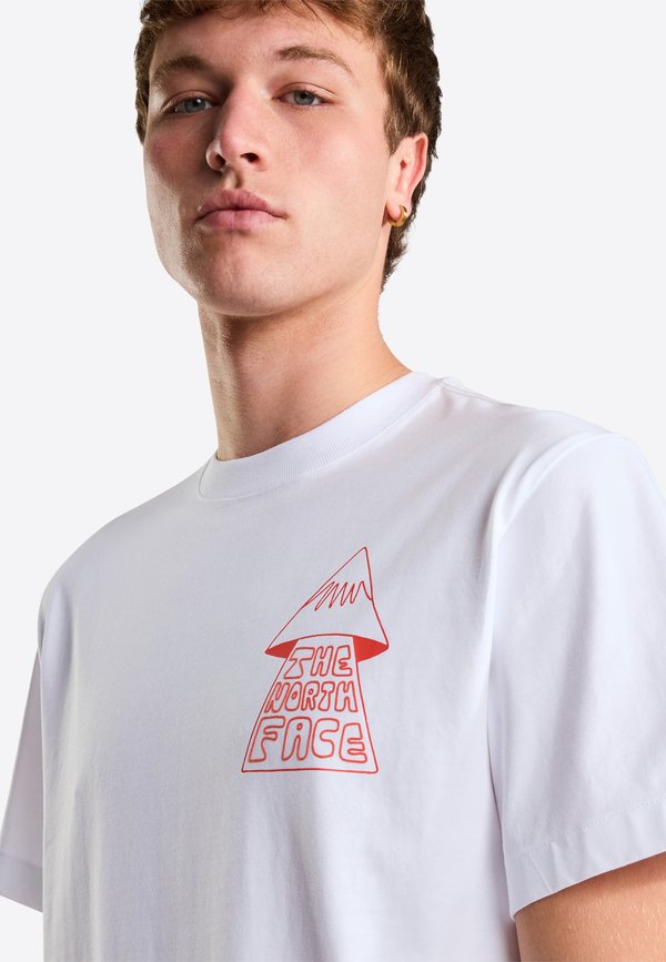 The North Face MOUNTAIN PLAY SHORT SLEEVE TEE-GRAPHIC