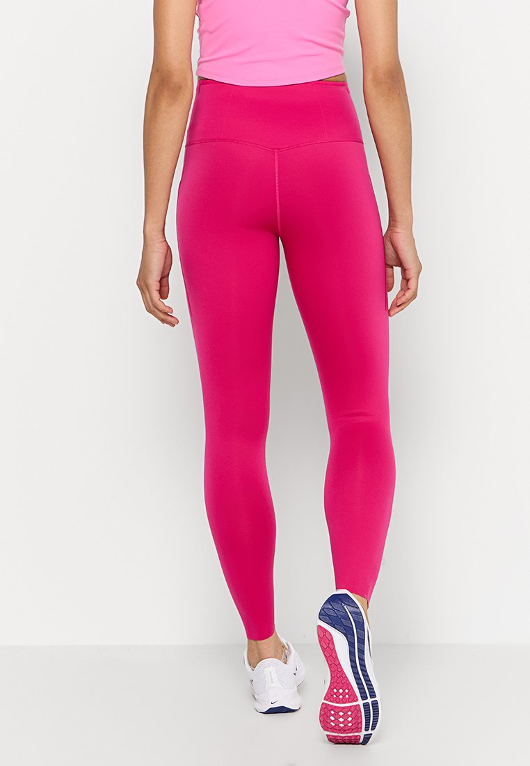 Nike Performance