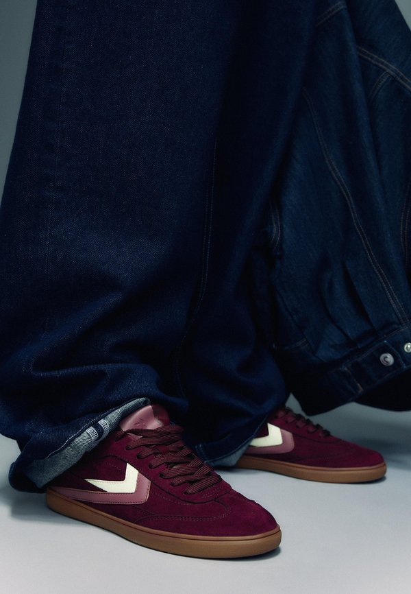 Bershka Trainers - dark red