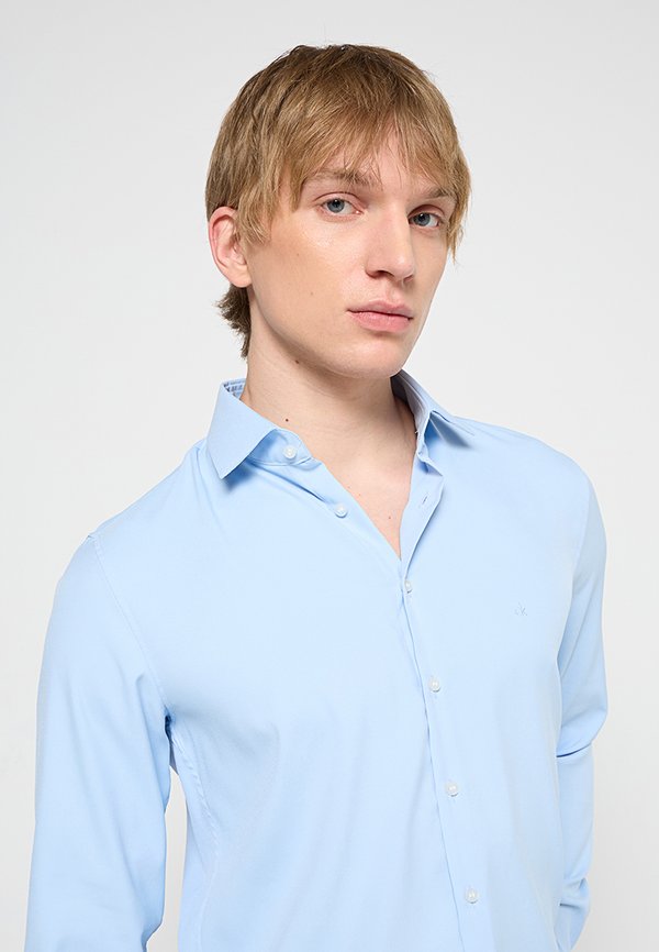 Calvin Klein SLIM FIT